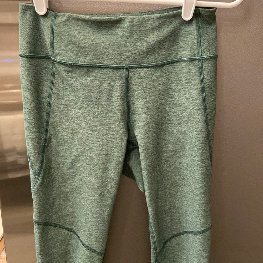 Outdoor Voices SMALL 3/4 Leggings - Warmup/Textured Compression - SOLID GREEN!